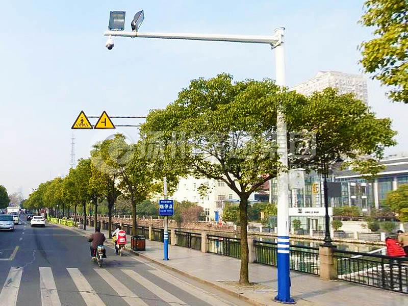 DJG-018，電子警察桿，治安監(jiān)控桿