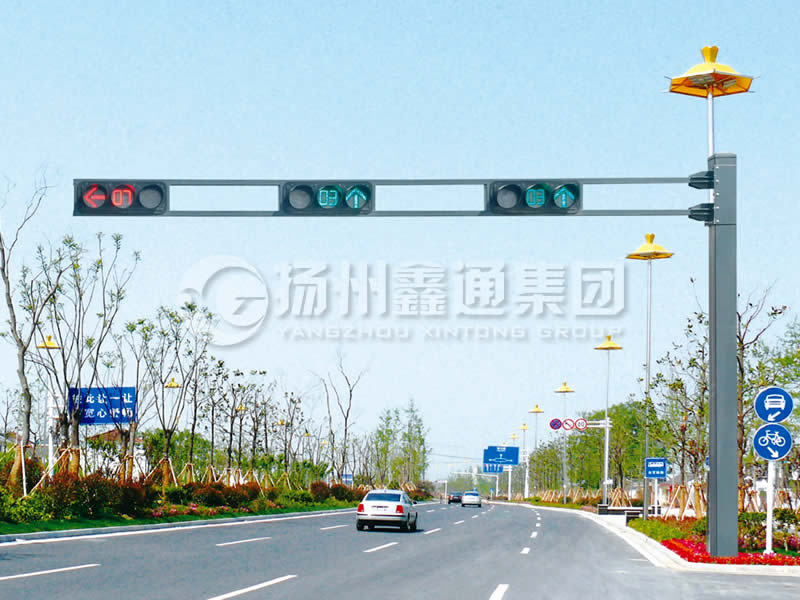 XHDG-014，雙橫臂信號燈桿