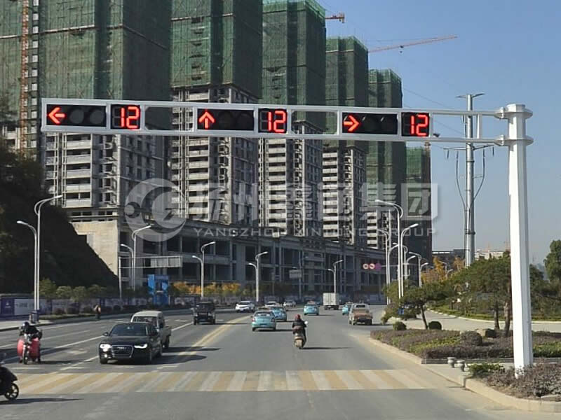 XHDG-028，懸臂框架信號燈桿