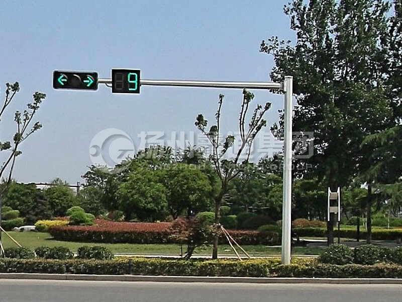 XHDG-035，L型八棱信號(hào)燈桿，丁字路口